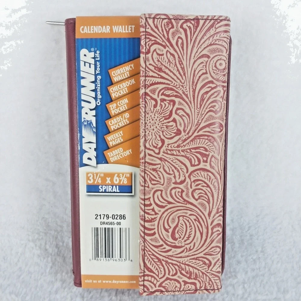 Day Runner Calendar Planner Zip‎ Around Tooled Wallet NOS Vintage